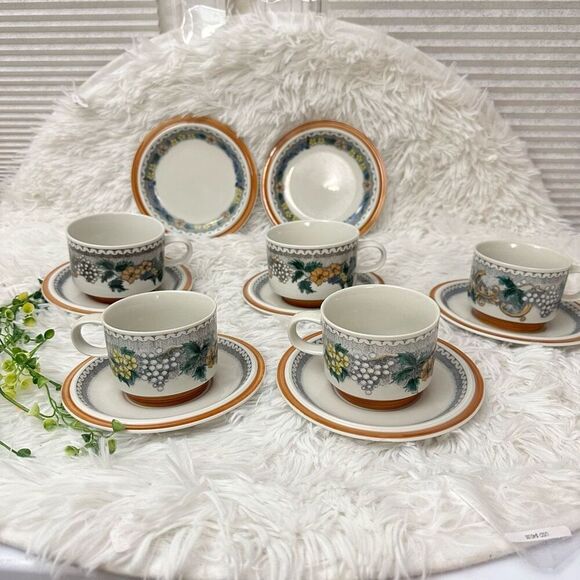 Goebel Vintage 1970’s BURGUND Small Cup, Big Cup, Saucers 12 pc Set RARE‎ - Picture 1 of 13